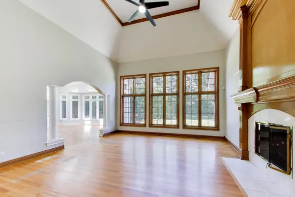 2232 Regency Woods DR, Lisle, IL 60532