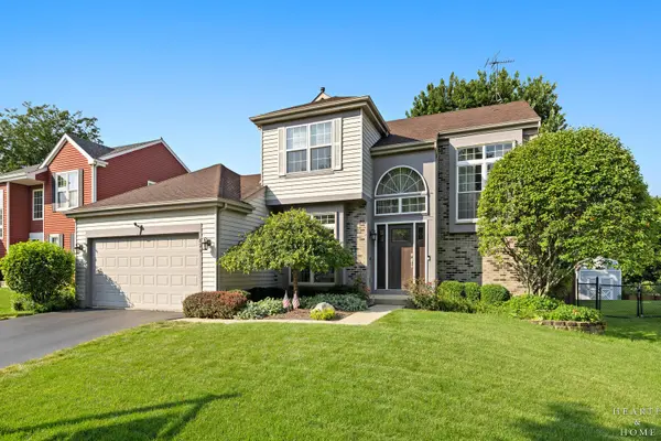 624 Lorree LN, Lake In The Hills, IL 60156