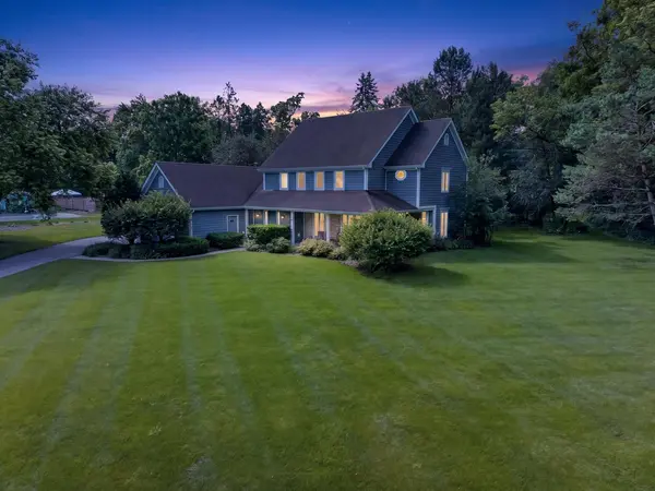 6611 Cape Cove CIR, Crystal Lake, IL 60012