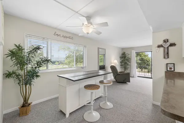 9949 Shady LN #2B, Orland Park, IL 60462