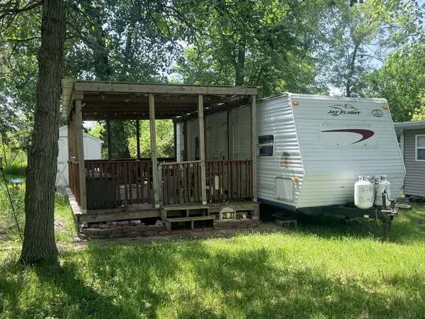 25-37 Woodhaven Lakes, Sublette, IL 61367