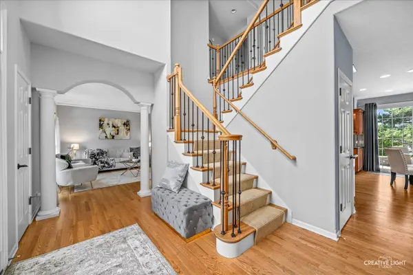 3811 Sunburst LN, Naperville, IL 60564