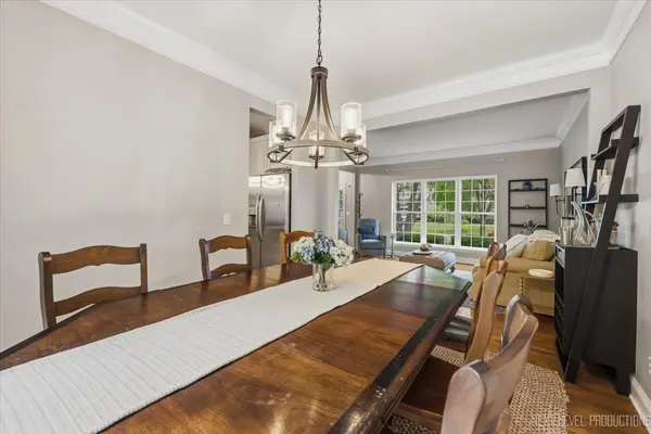 39W435 W Mallory DR, Geneva, IL 60134
