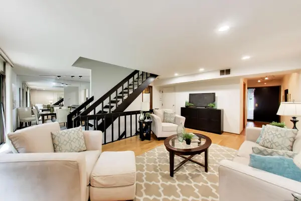 Address not disclosed, Glenview, IL 60025