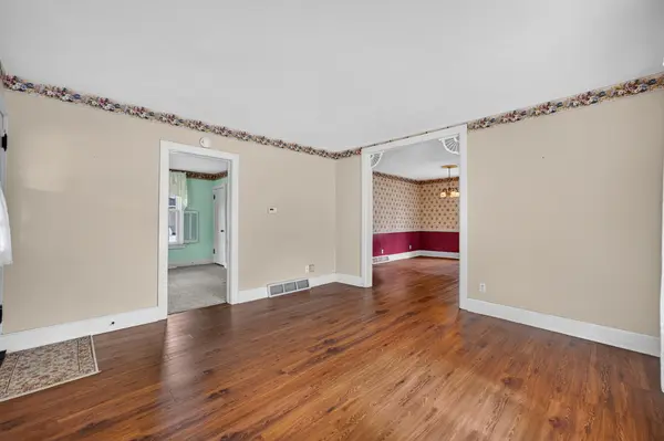 121 W 6TH ST, Byron, IL 61010