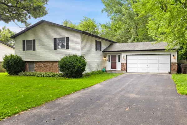 9513 Ballard RD, Crystal Lake, IL 60014