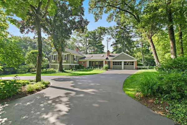 601 Brookside RD, North Barrington, IL 60010