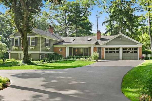 601 Brookside RD,  North Barrington,  IL 60010