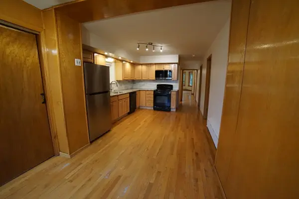 5028 W Pensacola AVE, Chicago, IL 60641