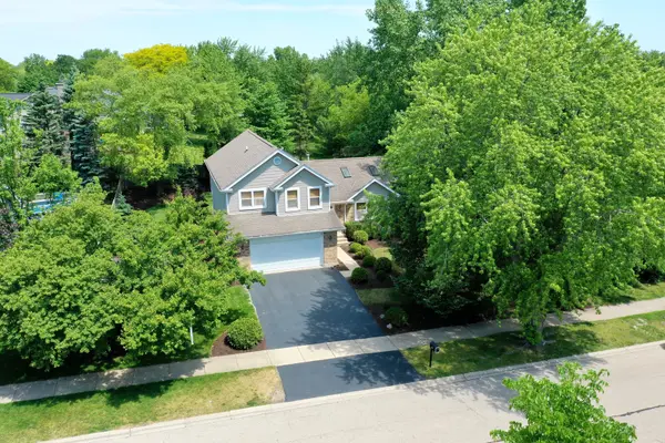 464 Farm Bridge RD, Lake Zurich, IL 60047