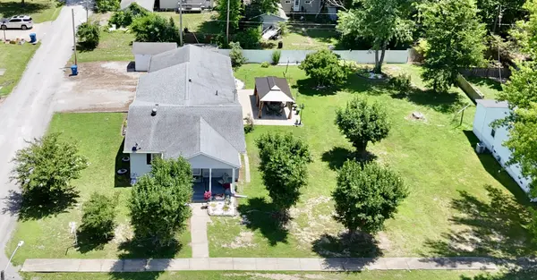 308 N 9th ST, Benton, IL 62812