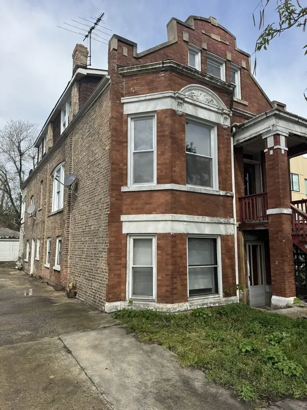 1526 Elmwood AVE, Berwyn, IL 60402