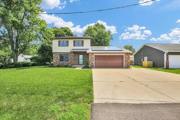 1009 N West ST N, Leroy, IL 61752