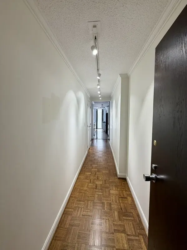71 E Division ST #1601, Chicago, IL 60610