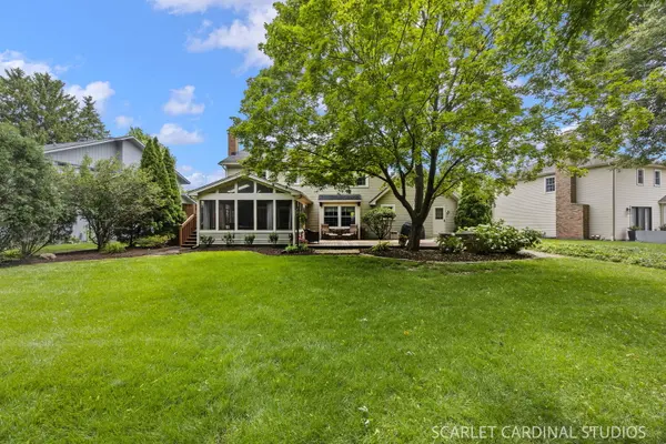85 Claremont DR, Naperville, IL 60540