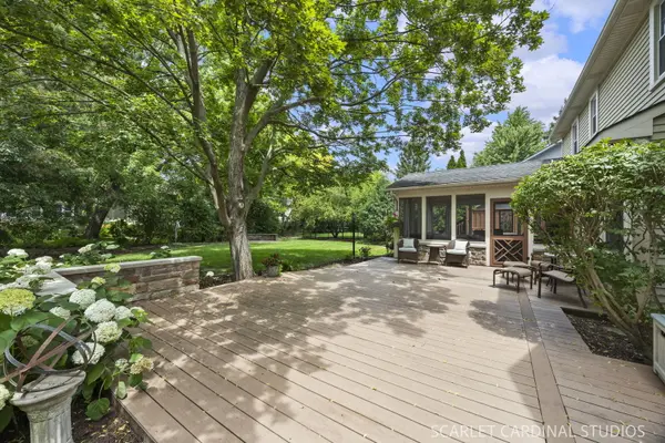 85 Claremont DR, Naperville, IL 60540