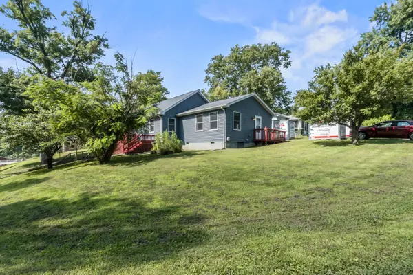 575 Sheridan DR, Decatur, IL 62521