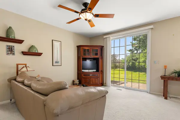 770 Stonewall CT, Schaumburg, IL 60173