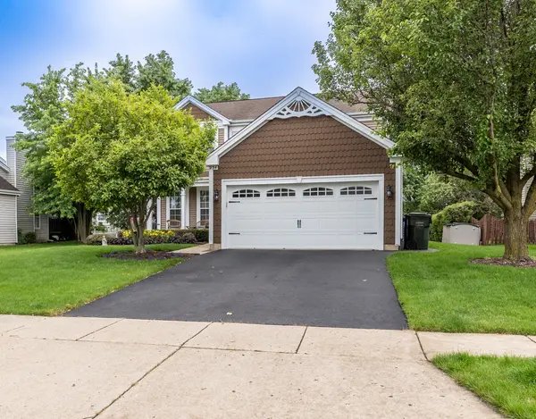 254 Mayfair LN, South Elgin, IL 60177