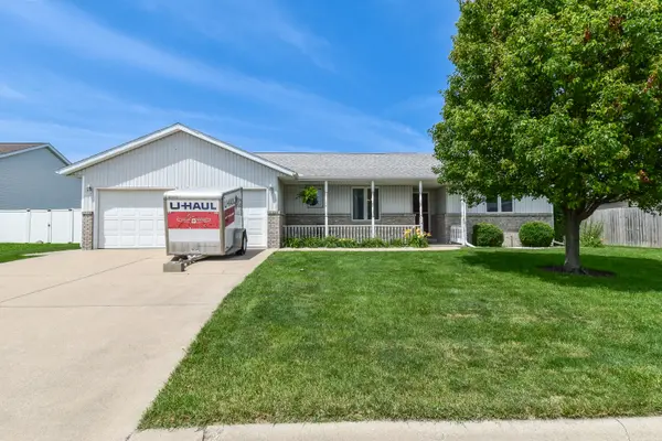 1415 Bethany LN, Pontiac, IL 61764