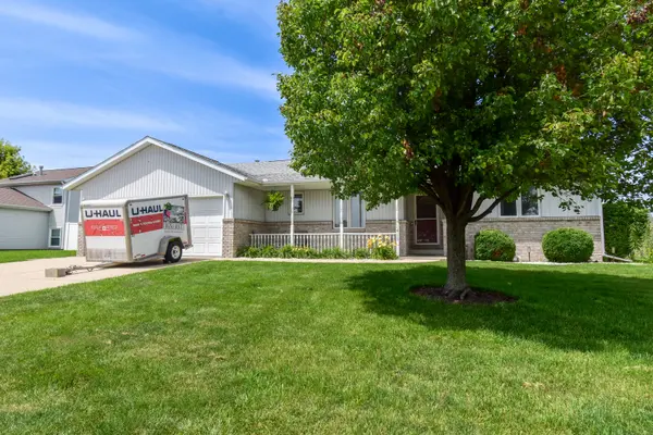 1415 Bethany LN, Pontiac, IL 61764