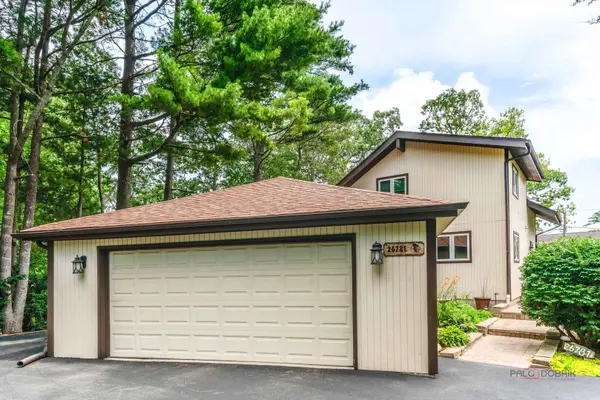 26781 N Circle DR, Mundelein, IL 60060