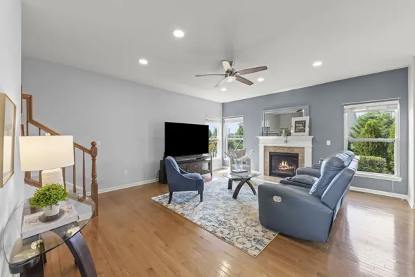 40W210 Palmer RD, Geneva, IL 60134