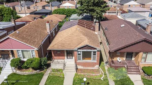 9040 S Oglesby AVE, Chicago, IL 60617