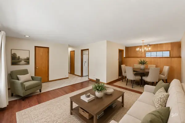 520 S Bennett AVE, Palatine, IL 60067