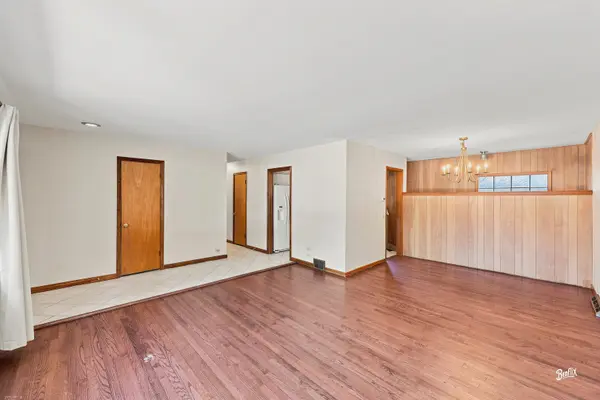 520 S Bennett AVE, Palatine, IL 60067