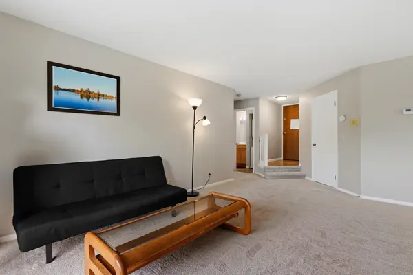 1561 Raymond DR #102, Naperville, IL 60563