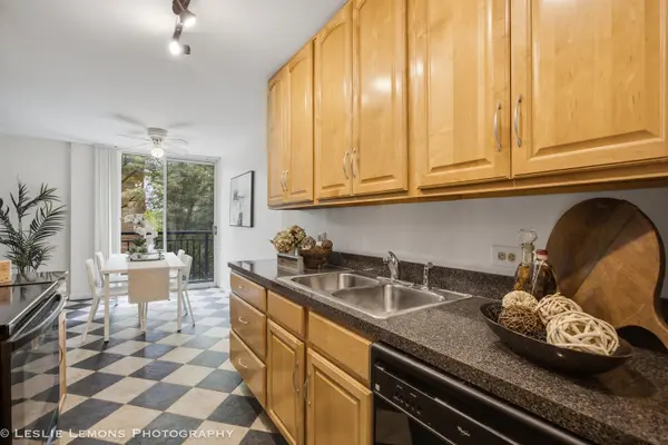 1833 Four Lakes AVE #3M, Lisle, IL 60532