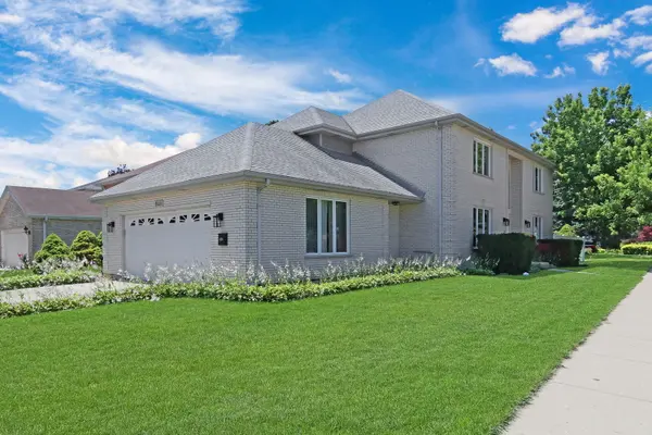 8444 Morton AVE, Morton Grove, IL 60053