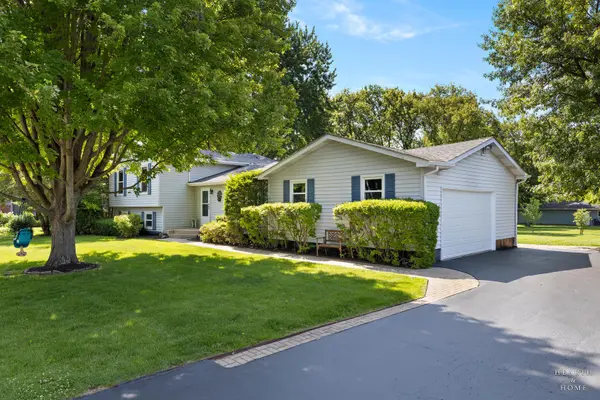 1911 May DR, Johnsburg, IL 60051
