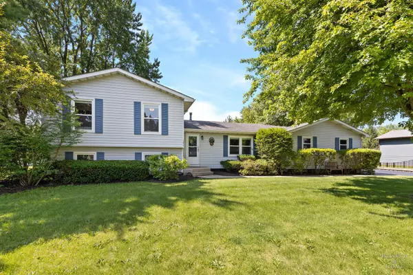 1911 May DR, Johnsburg, IL 60051