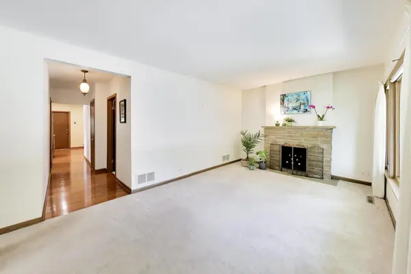 9134 Marion AVE, Morton Grove, IL 60053