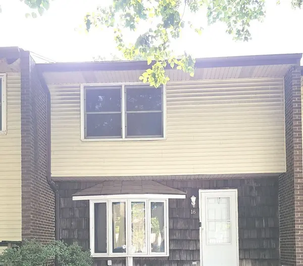 16 Dan Ireland DR, Plainfield, IL 60544