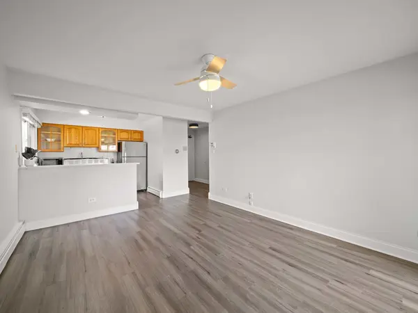 8820 N Western AVE #1H, Des Plaines, IL 60016