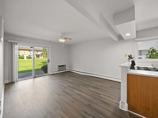 8820 N Western AVE #1H, Des Plaines, IL 60016