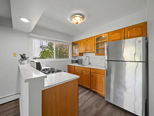 8820 N Western AVE #1H, Des Plaines, IL 60016