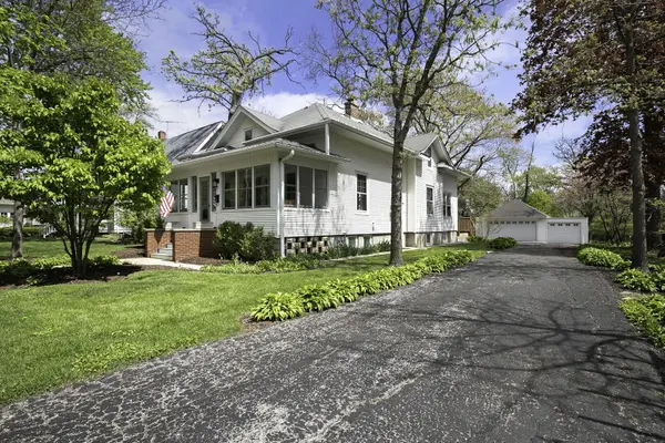 155 S Slusser ST, Grayslake, IL 60030