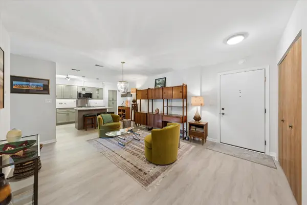 441 N Park BLVD #4I, Glen Ellyn, IL 60137
