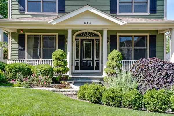 634 E Sunnyside AVE, Libertyville, IL 60048