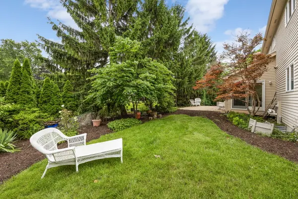 2311 Pepper Tree CT, Lisle, IL 60532