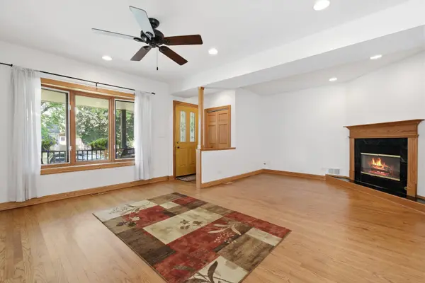 5457 N Monitor AVE, Chicago, IL 60630