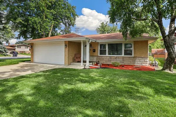800 E 169th PL, South Holland, IL 60473