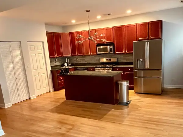 4056 N Sacramento AVE #2, Chicago, IL 60618