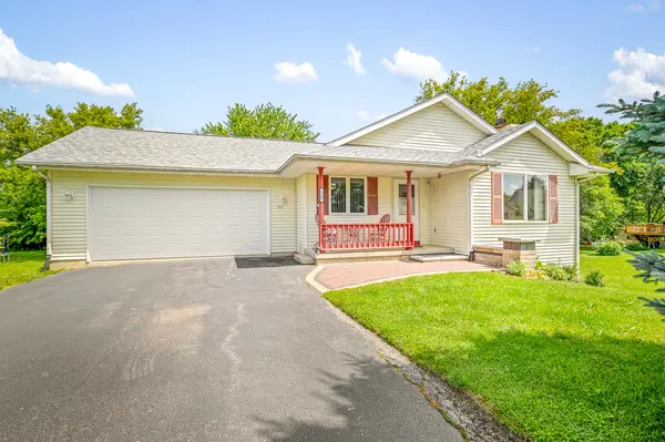 117 PEMBROKE RD SW, Poplar Grove, IL 61065