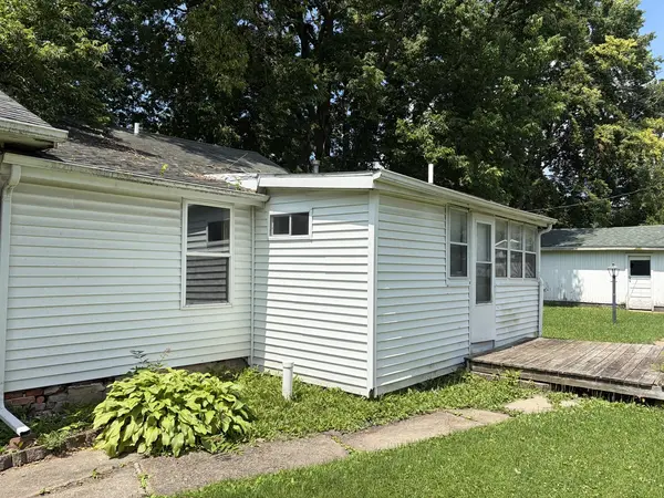 206 SW 6th ST, Atlanta, IL 61723