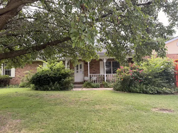 1250 Larkspur DR, Mascoutah, IL 62258